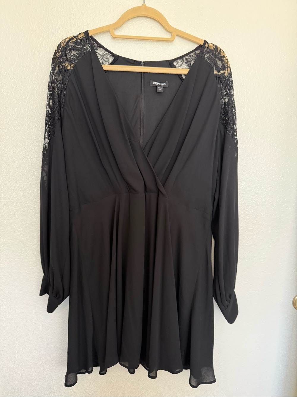 Express Black Lace-Shoulder Long Sleeve V-Neck Dress